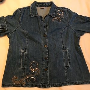 🌻MAKE ME AN OFFER🌻Embroidered Jean Jacket